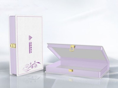 禮品包裝盒在進行覆膜工藝時，有色差嗎？