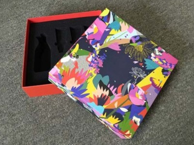 濟南精品盒廠家告訴你，如何做出創(chuàng)意的化妝品包裝盒